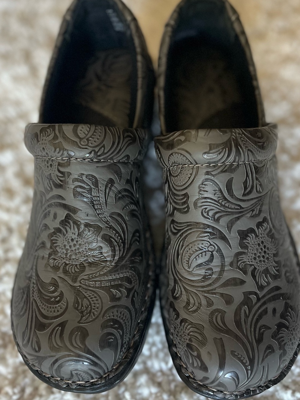 b.o.c. Gray Floral-Embossed Slip-On Nursing Clogs Size 9